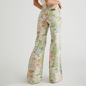 Wrangler Wanderer High-Rise Flare Jeans from Free People Sz 30/32